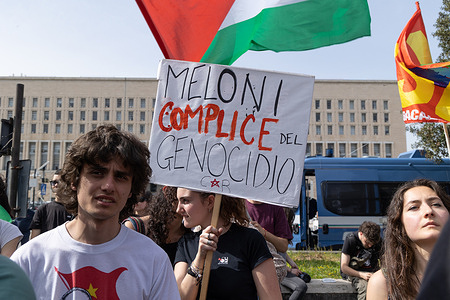 Sit-in organized by students in front of the Ministry of Foreign Affairs in Rome to ask the Italian government to terminate agrrements between Italy and Israel