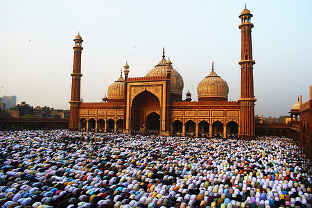 Eid celebrations begin across India; devotees offer namaz at Delhi's Jama Masjid